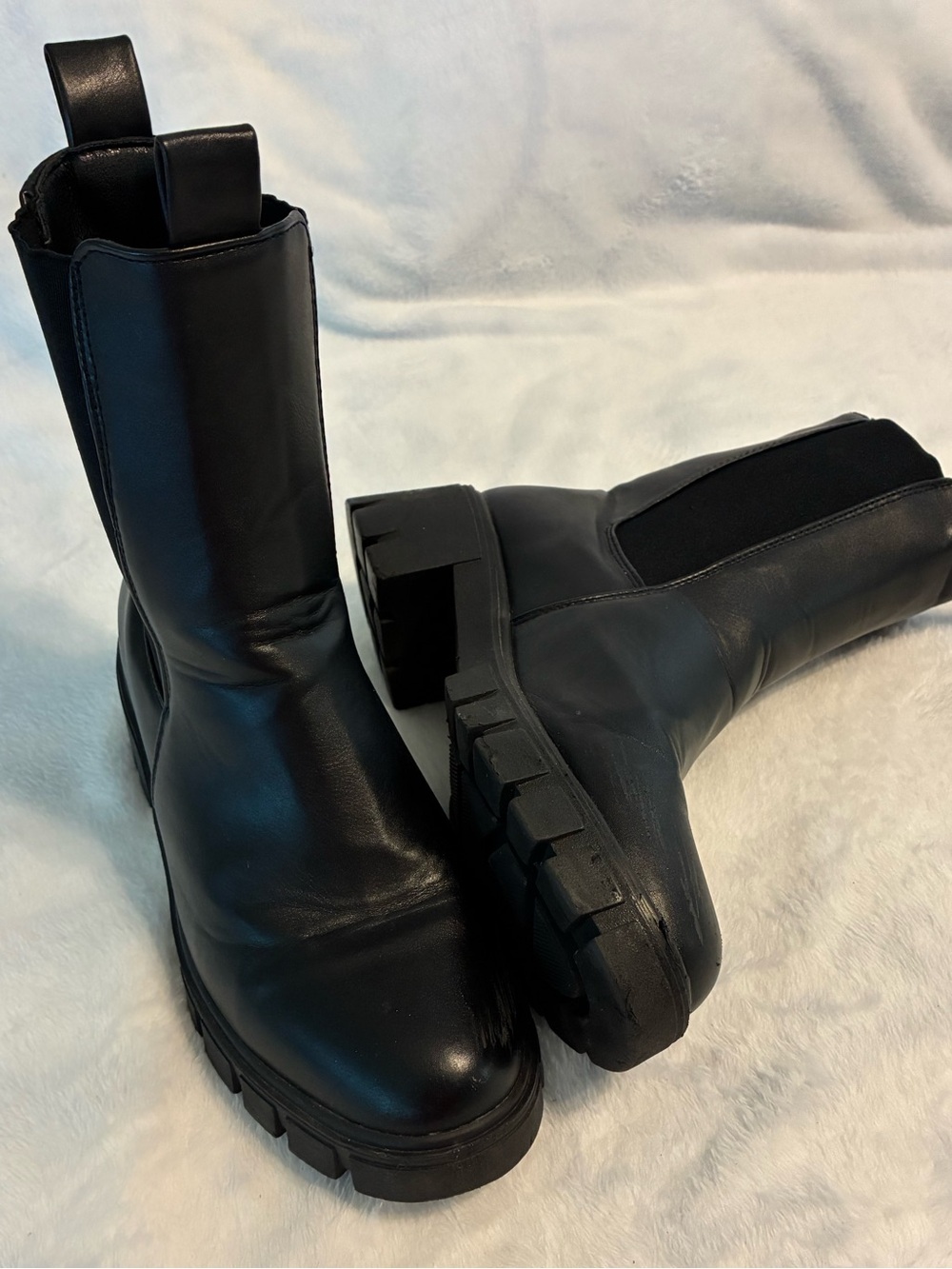 Women’s Black Leather Chunky Chelsea Boots-Size 7